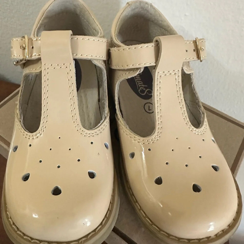 FootMates Girls' Patent T-Strap Dress Shoes in Cream